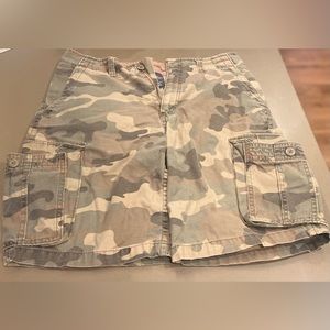 Camouflage print cargo shorts!